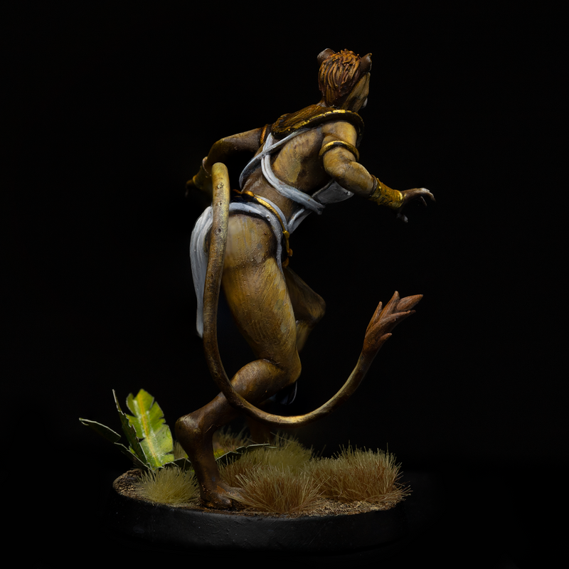 Tabaxi with Claws Out | 32mm, 100mm Miniature - Gilded Lion Miniatures